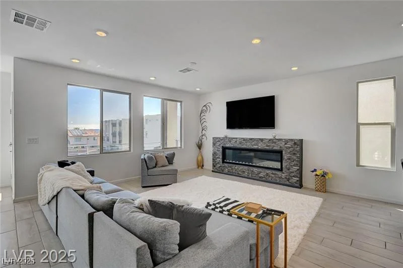 7953 Mountain Lilac, Las Vegas, NV 89113