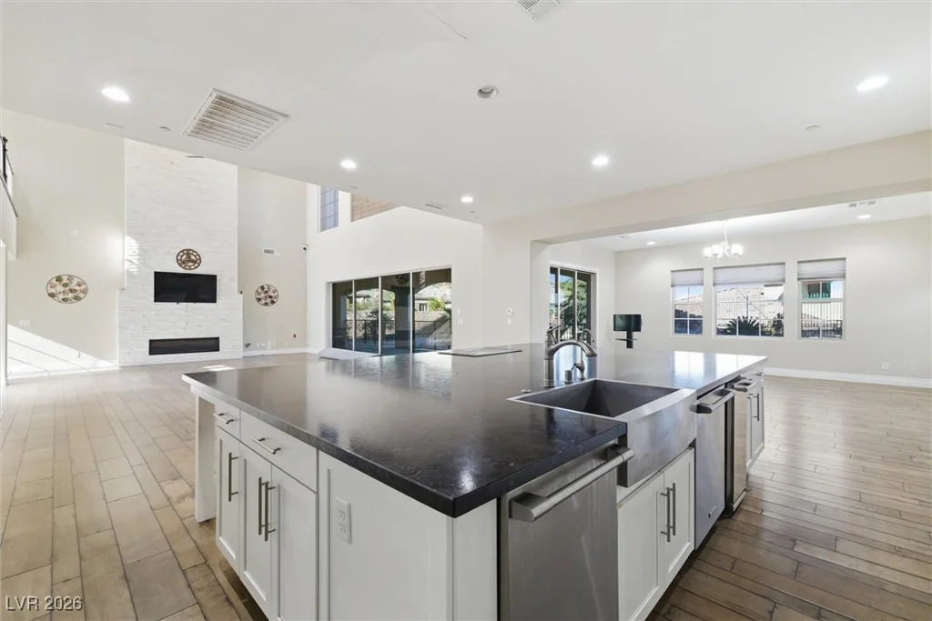 84 Olympia Chase, Las Vegas, NV 89141