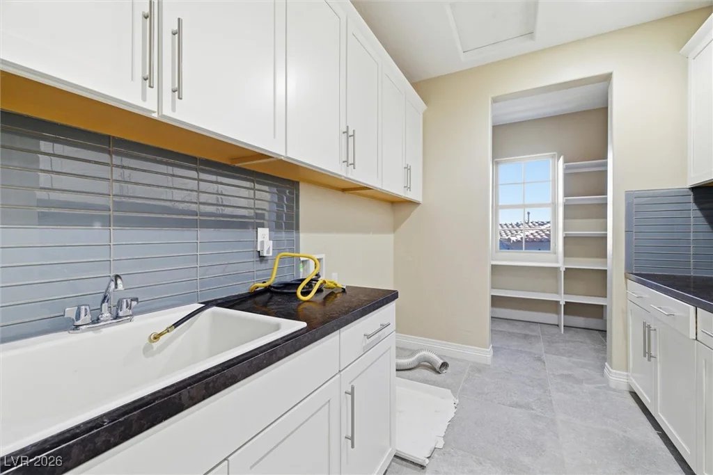 84 Olympia Chase, Las Vegas, NV 89141