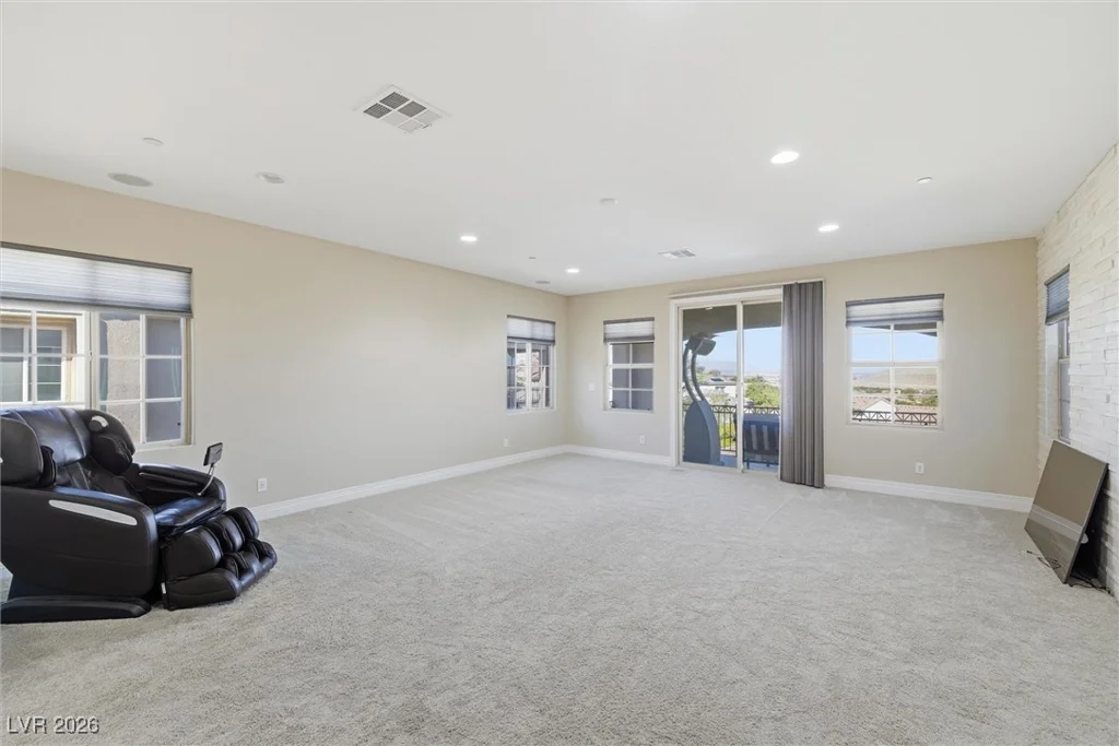 84 Olympia Chase, Las Vegas, NV 89141