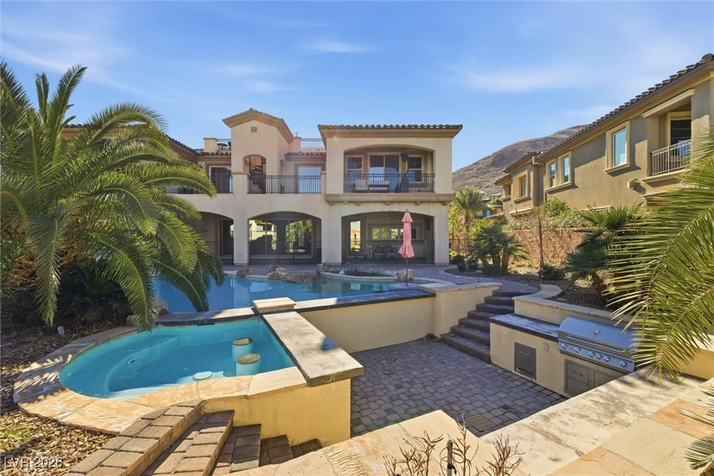 84 Olympia Chase, Las Vegas, NV 89141