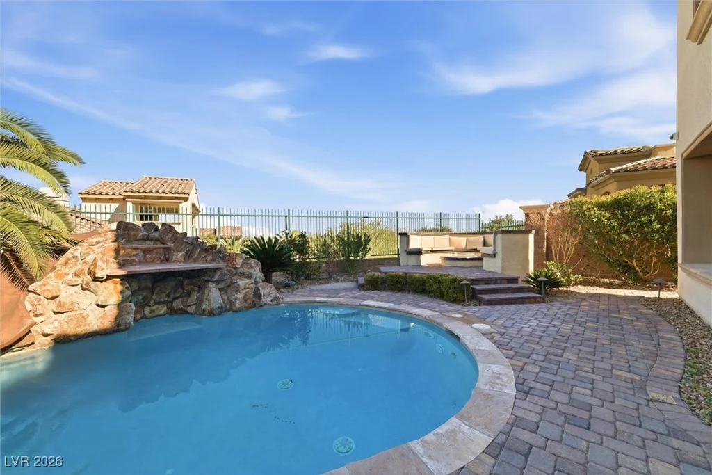 84 Olympia Chase, Las Vegas, NV 89141
