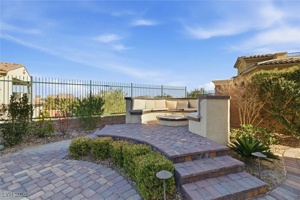 84 Olympia Chase, Las Vegas, NV 89141