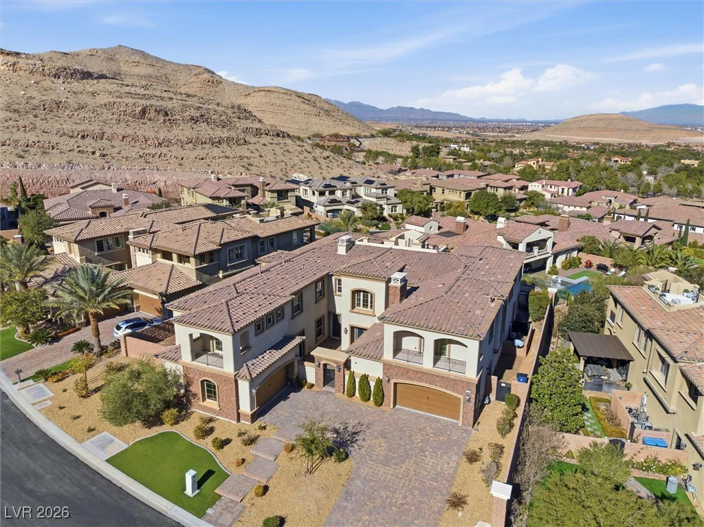 84 Olympia Chase, Las Vegas, NV 89141
