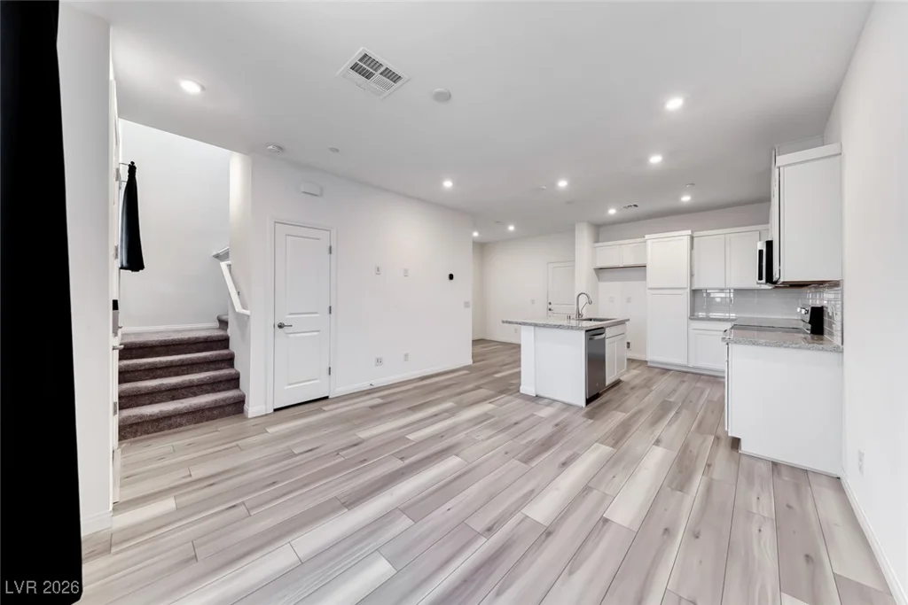 206 Wewatta, Henderson, NV 89011
