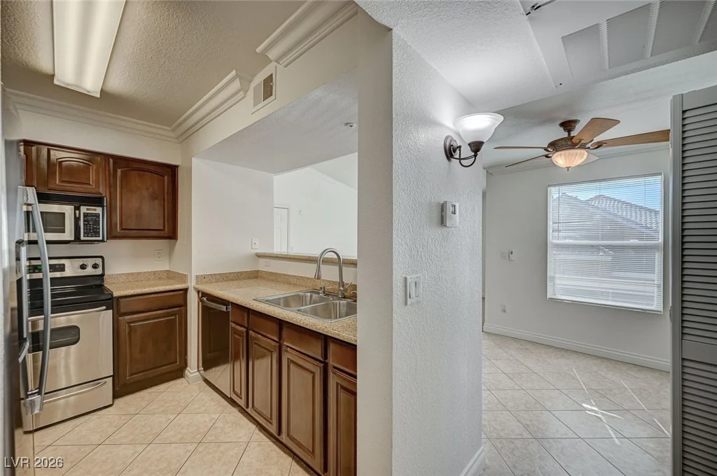 8101 Flamingo, Las Vegas, NV 89147