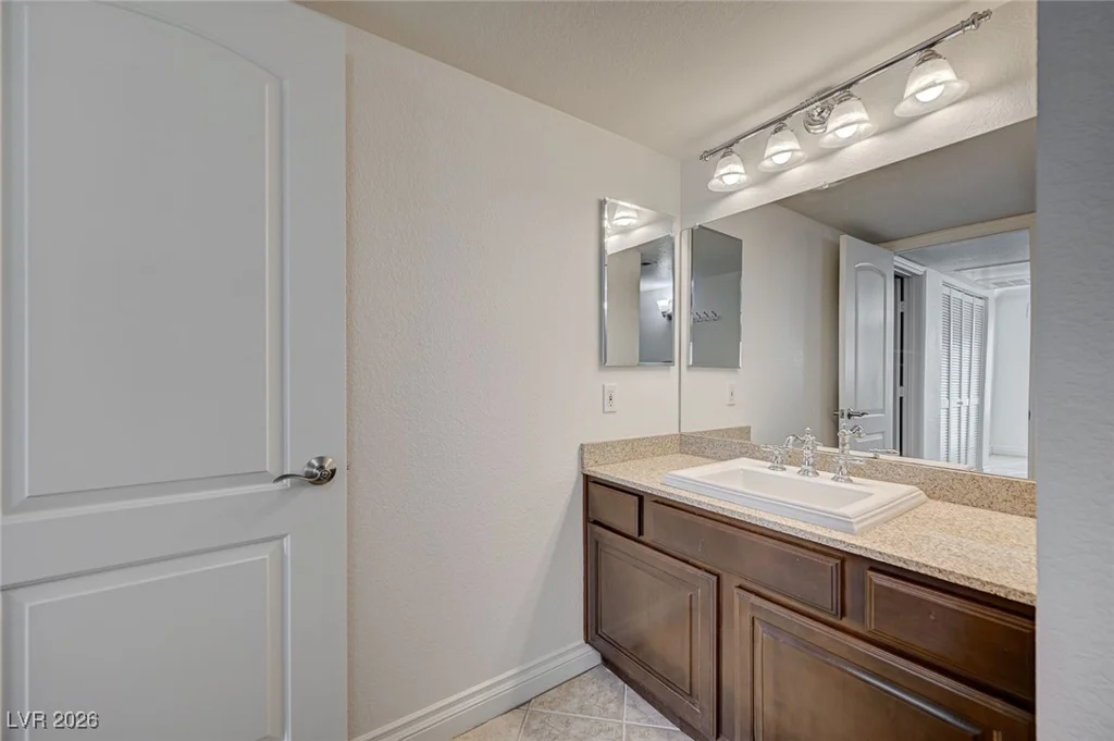 8101 Flamingo, Las Vegas, NV 89147
