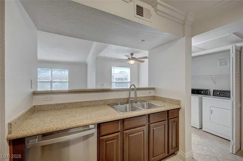 8101 Flamingo, Las Vegas, NV 89147