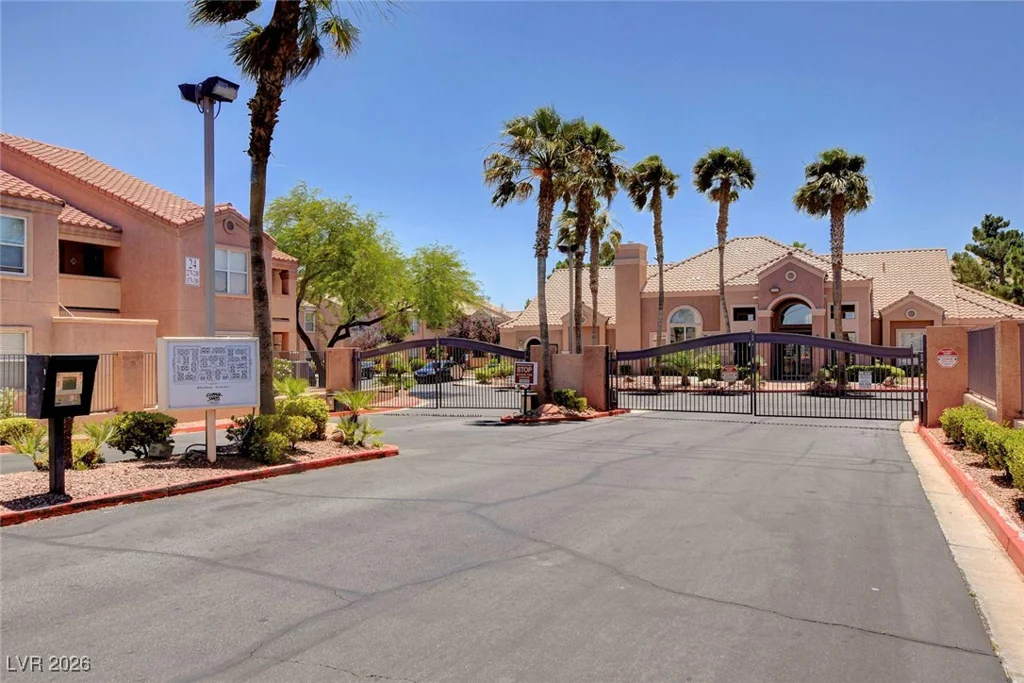 8101 Flamingo, Las Vegas, NV 89147