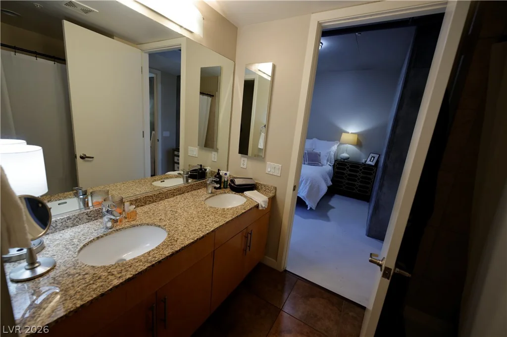 353 Bonneville, Las Vegas, NV 89101