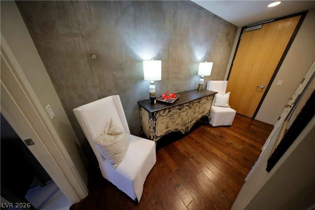 353 Bonneville, Las Vegas, NV 89101