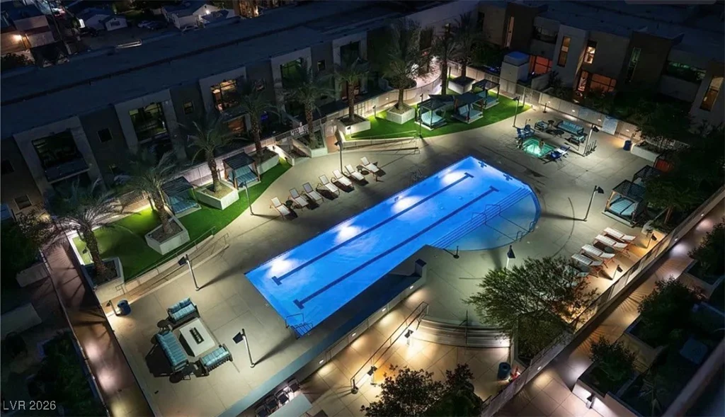 353 Bonneville, Las Vegas, NV 89101