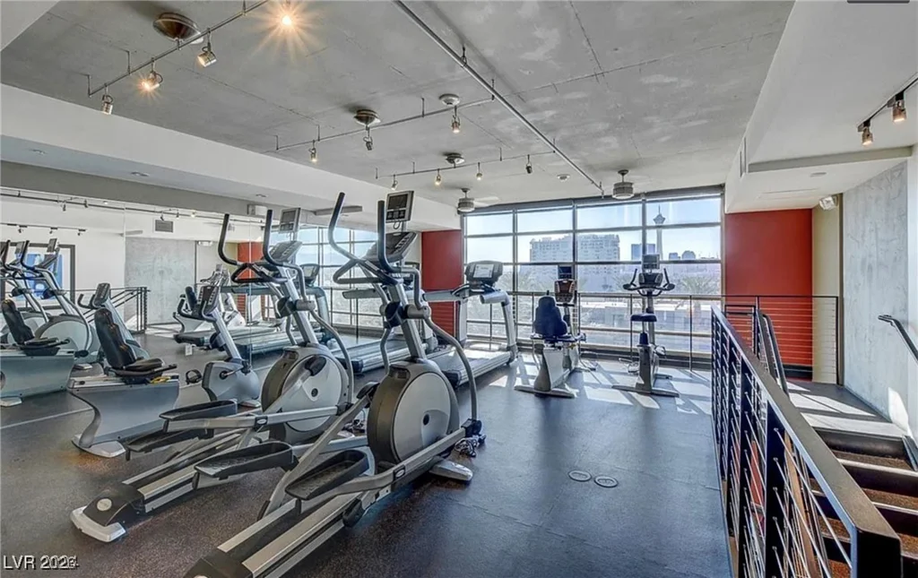 353 Bonneville, Las Vegas, NV 89101