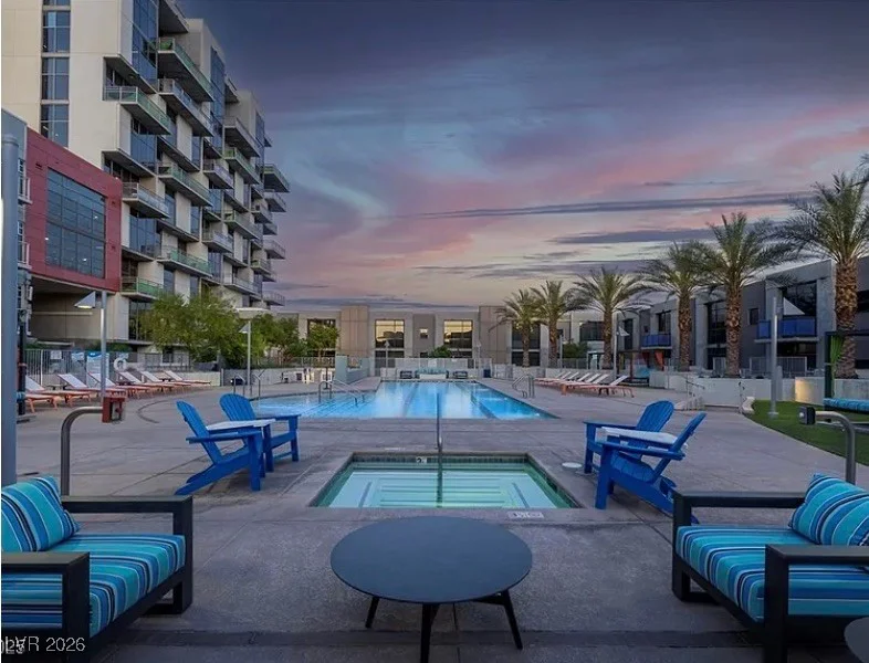 353 Bonneville, Las Vegas, NV 89101