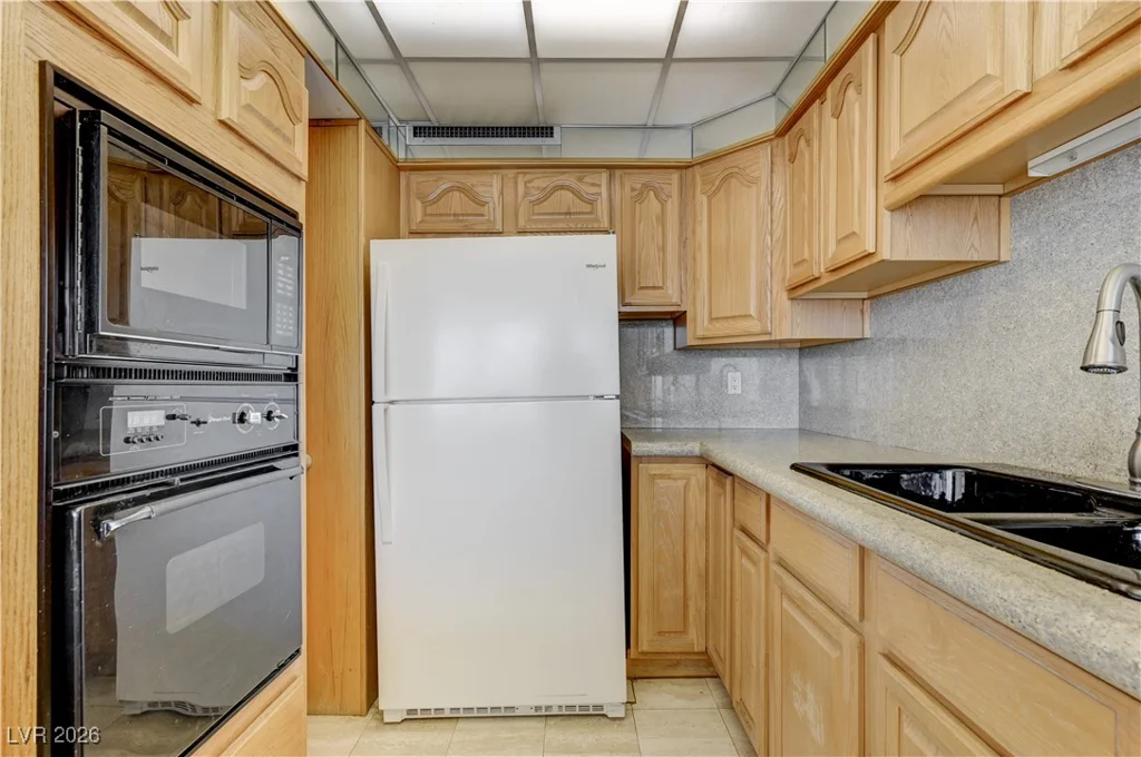 3111 Bel Air, Las Vegas, NV 89109