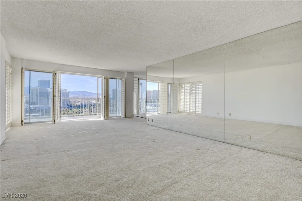 3111 Bel Air, Las Vegas, NV 89109