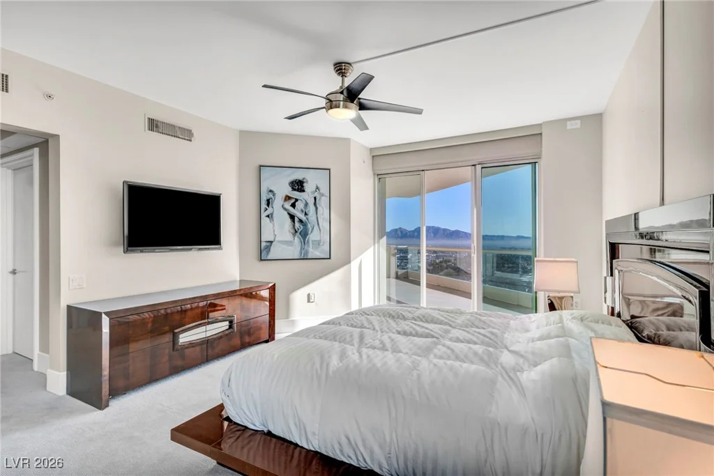 2777 Paradise, Las Vegas, NV 89109