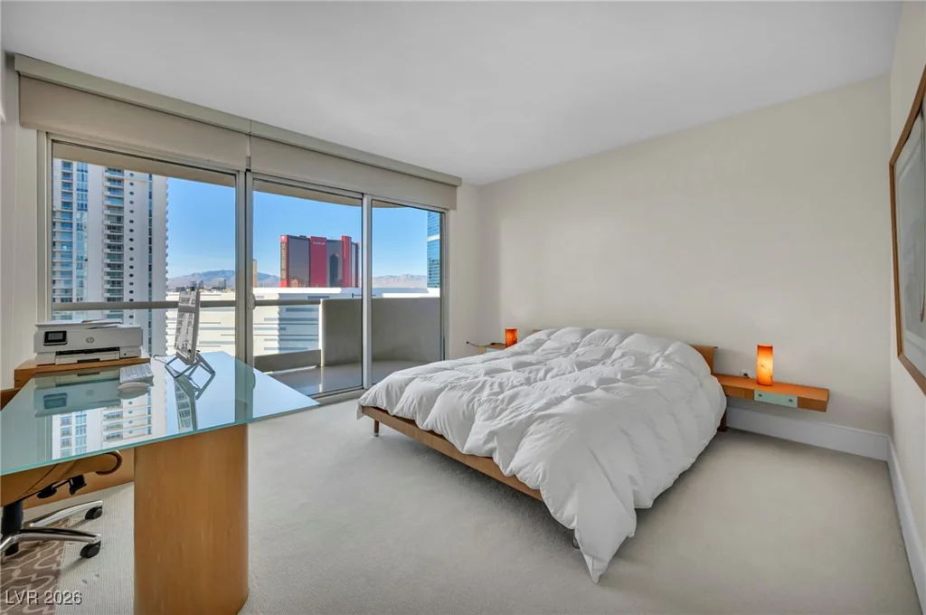 2777 Paradise, Las Vegas, NV 89109