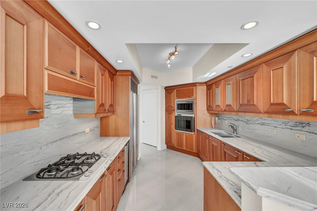 2777 Paradise, Las Vegas, NV 89109