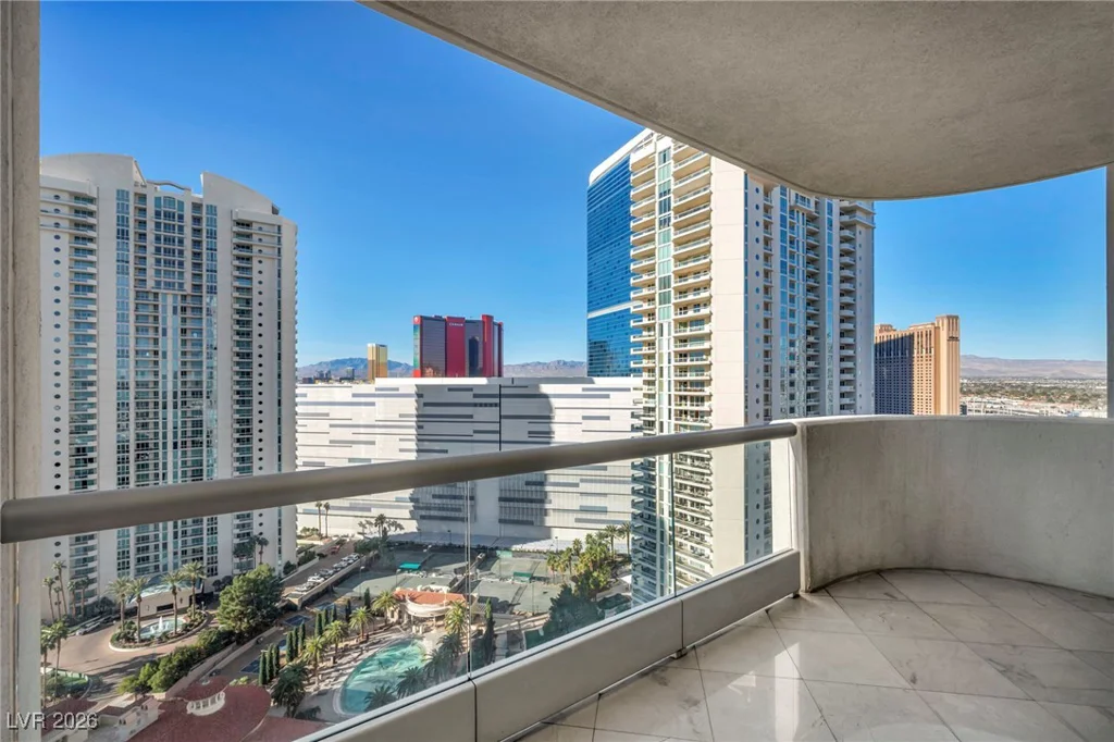 2777 Paradise, Las Vegas, NV 89109