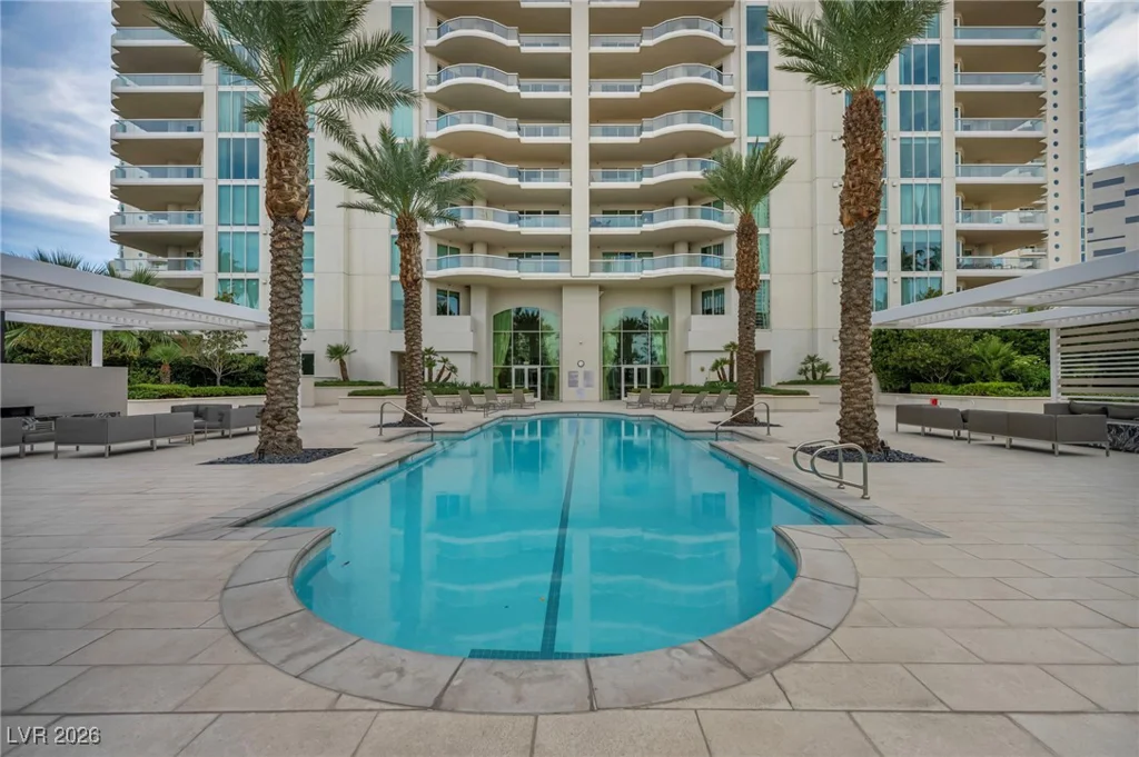 2777 Paradise, Las Vegas, NV 89109