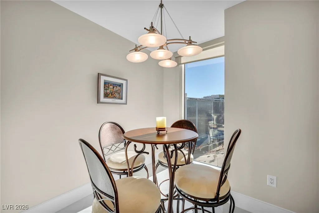 2777 Paradise, Las Vegas, NV 89109