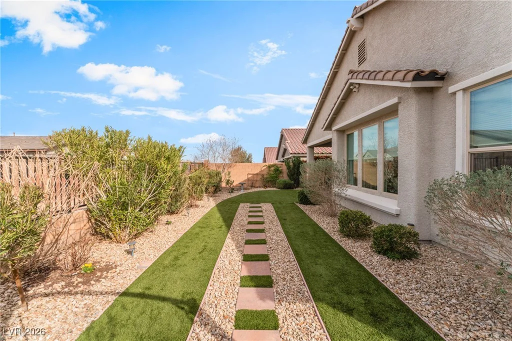 10438 Skye Arroyo, Las Vegas, NV 89166