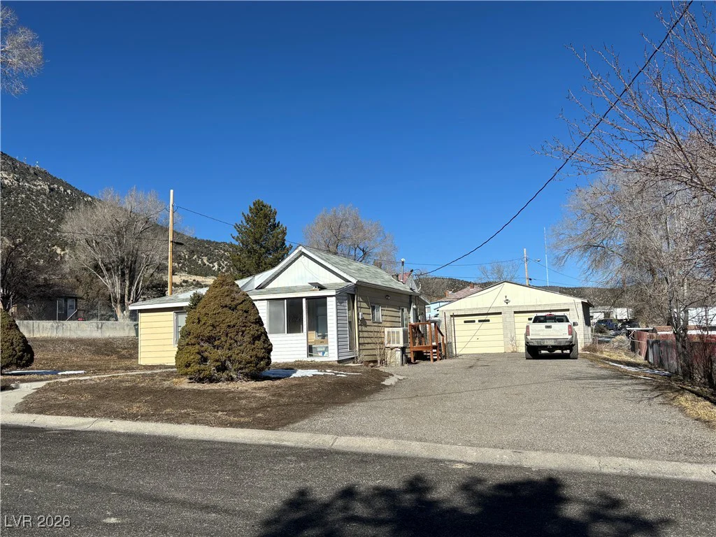 1752 Strandman, Ely, NV 89301