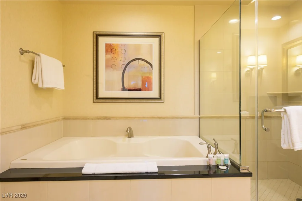 145 Harmon, Las Vegas, NV 89109