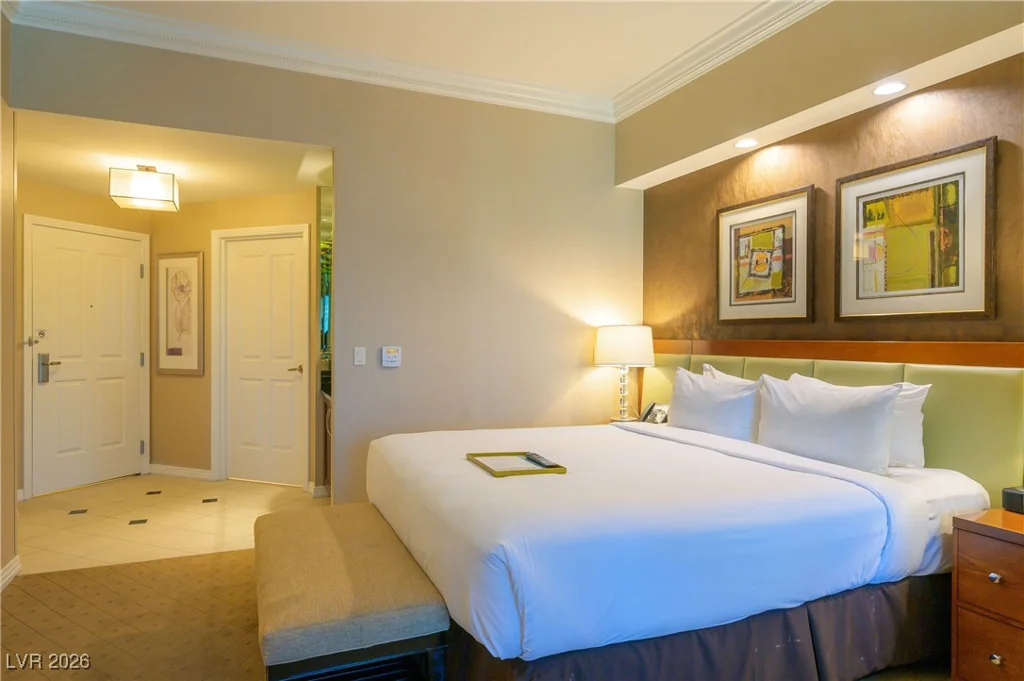 145 Harmon, Las Vegas, NV 89109