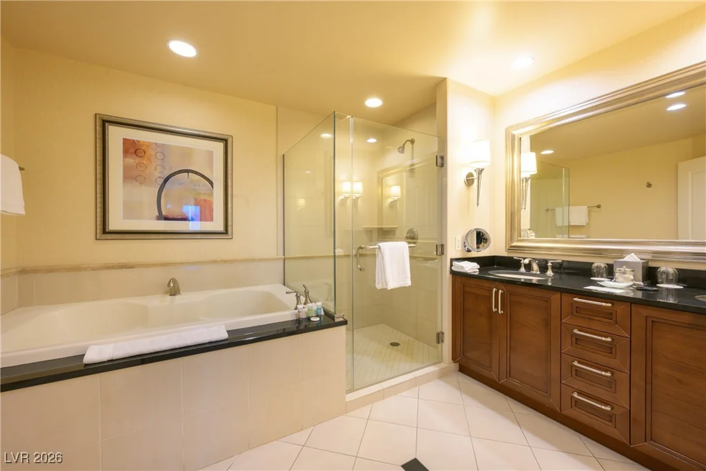 145 Harmon, Las Vegas, NV 89109