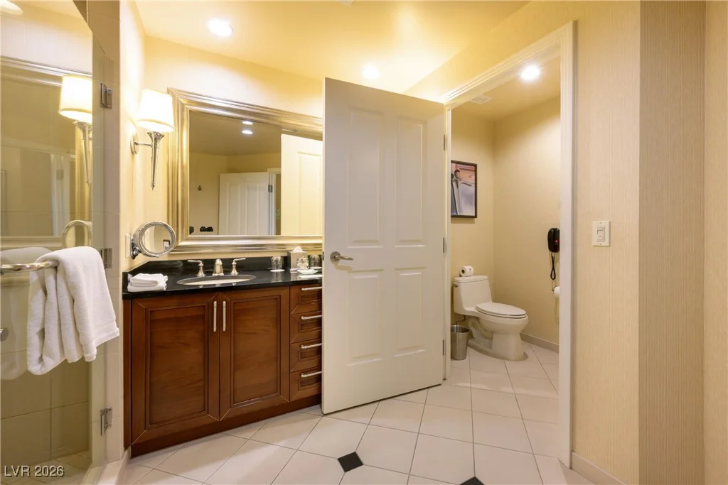 145 Harmon, Las Vegas, NV 89109