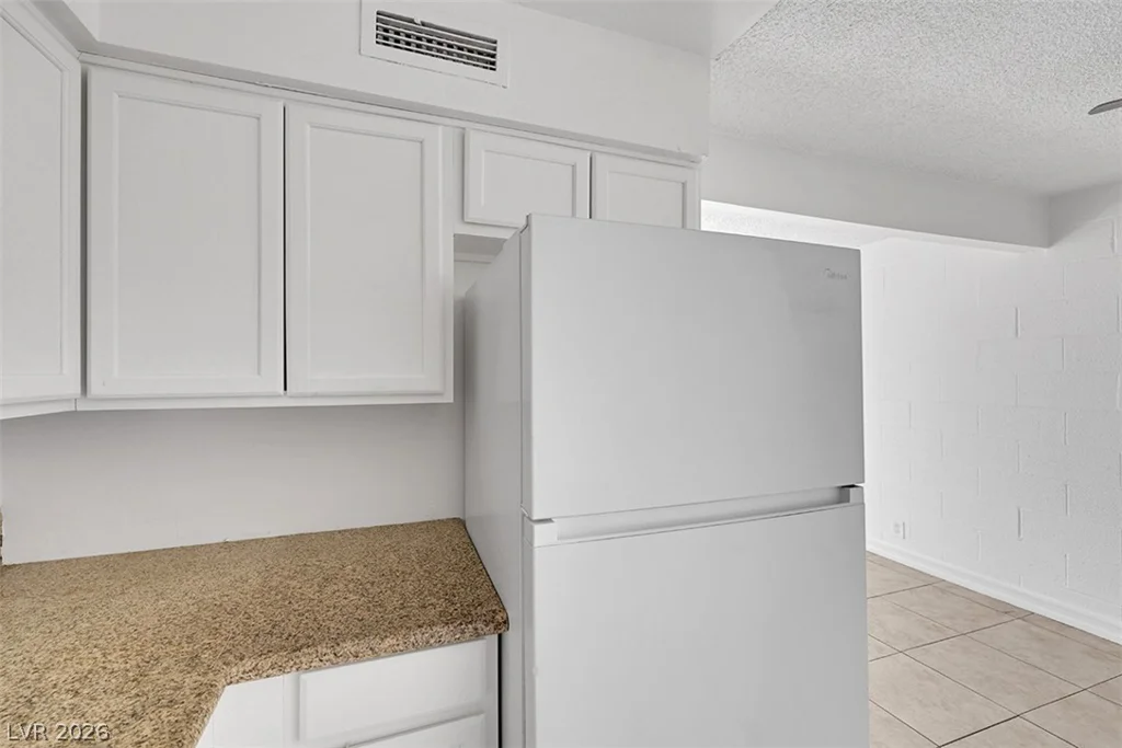 585 Royal Crest, Las Vegas, NV 89169