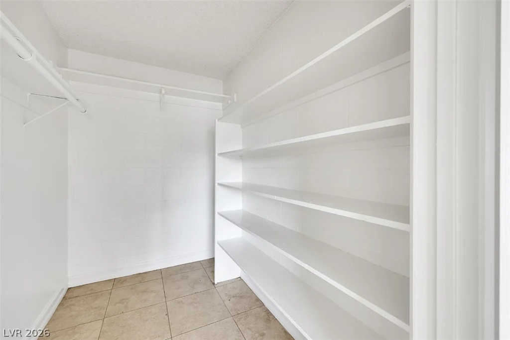 585 Royal Crest, Las Vegas, NV 89169