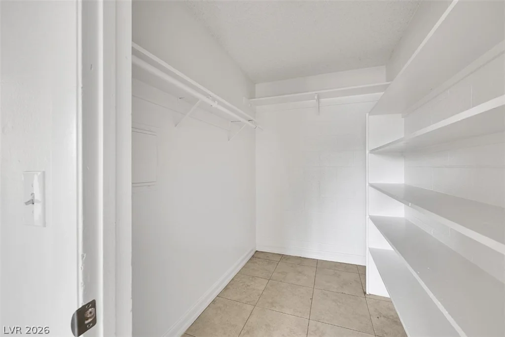 585 Royal Crest, Las Vegas, NV 89169