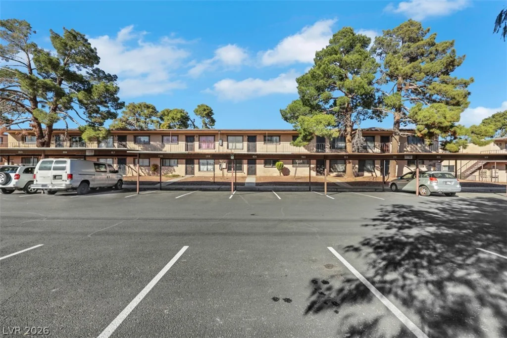 585 Royal Crest, Las Vegas, NV 89169