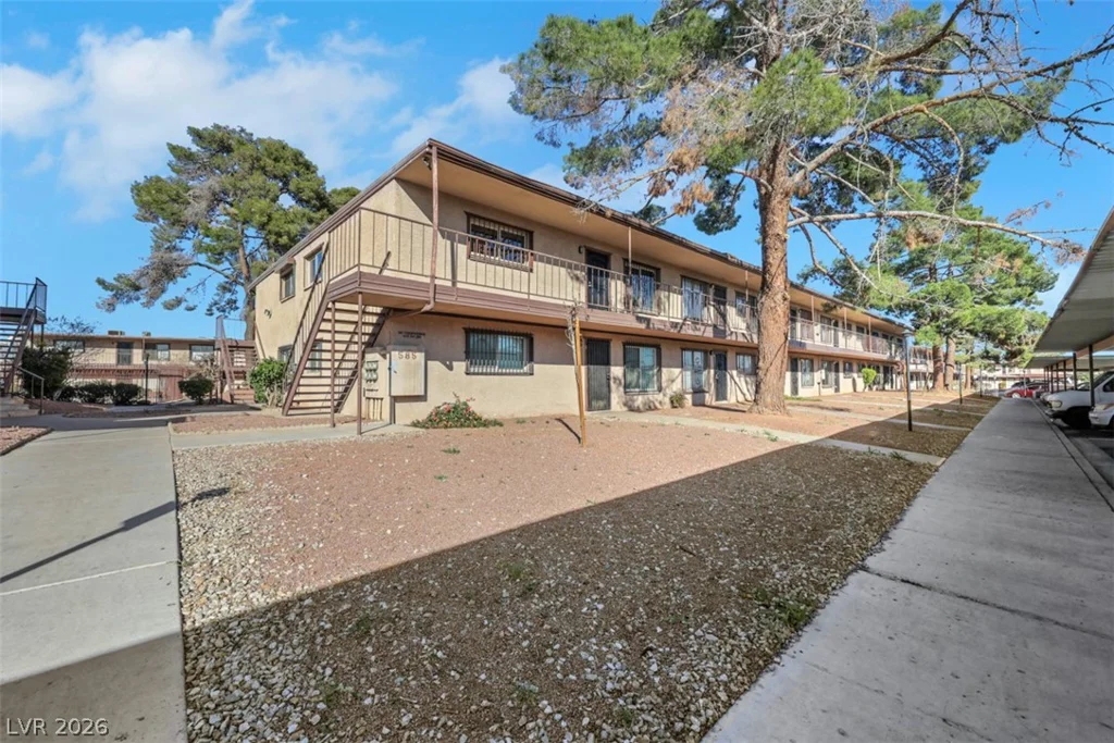 585 Royal Crest, Las Vegas, NV 89169