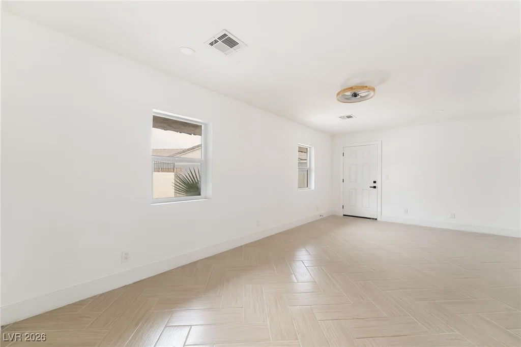 4501 Woodcrest, Las Vegas, NV 89121