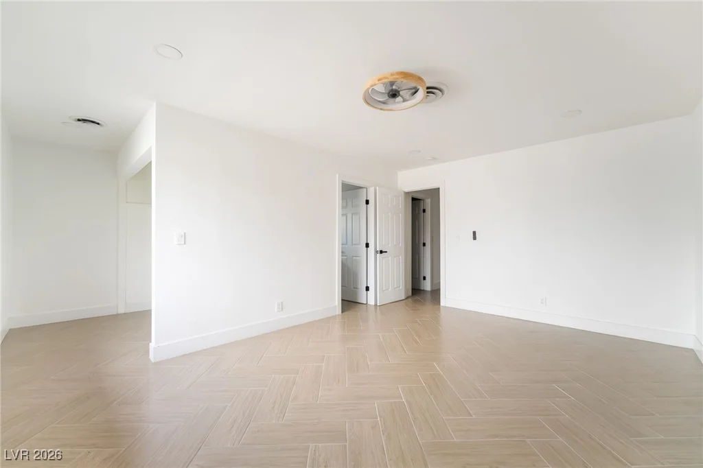 4501 Woodcrest, Las Vegas, NV 89121