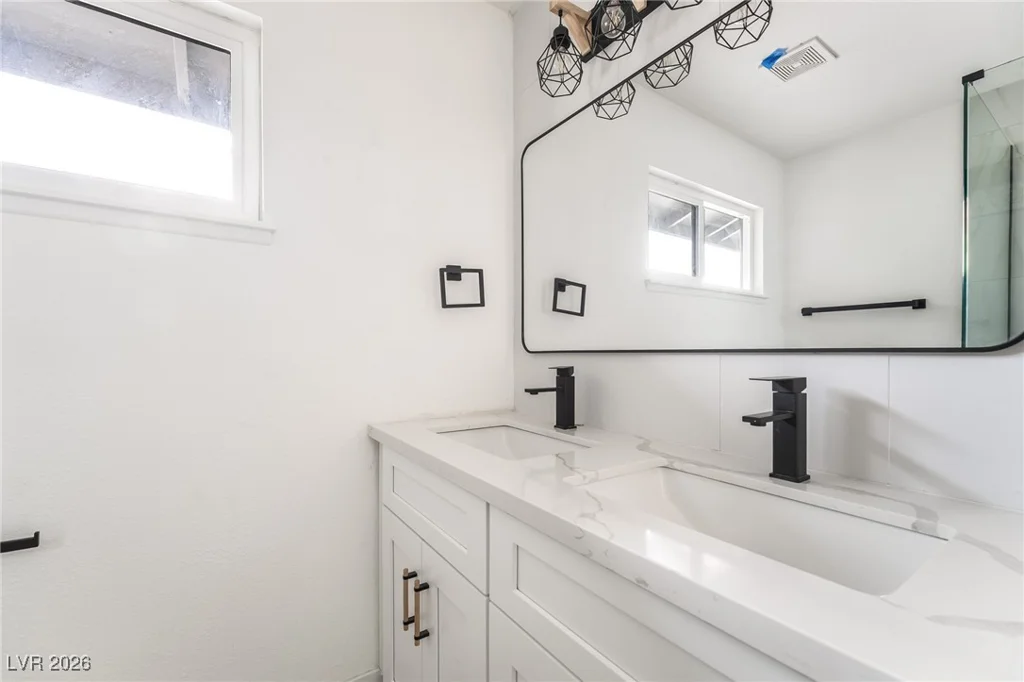 4501 Woodcrest, Las Vegas, NV 89121