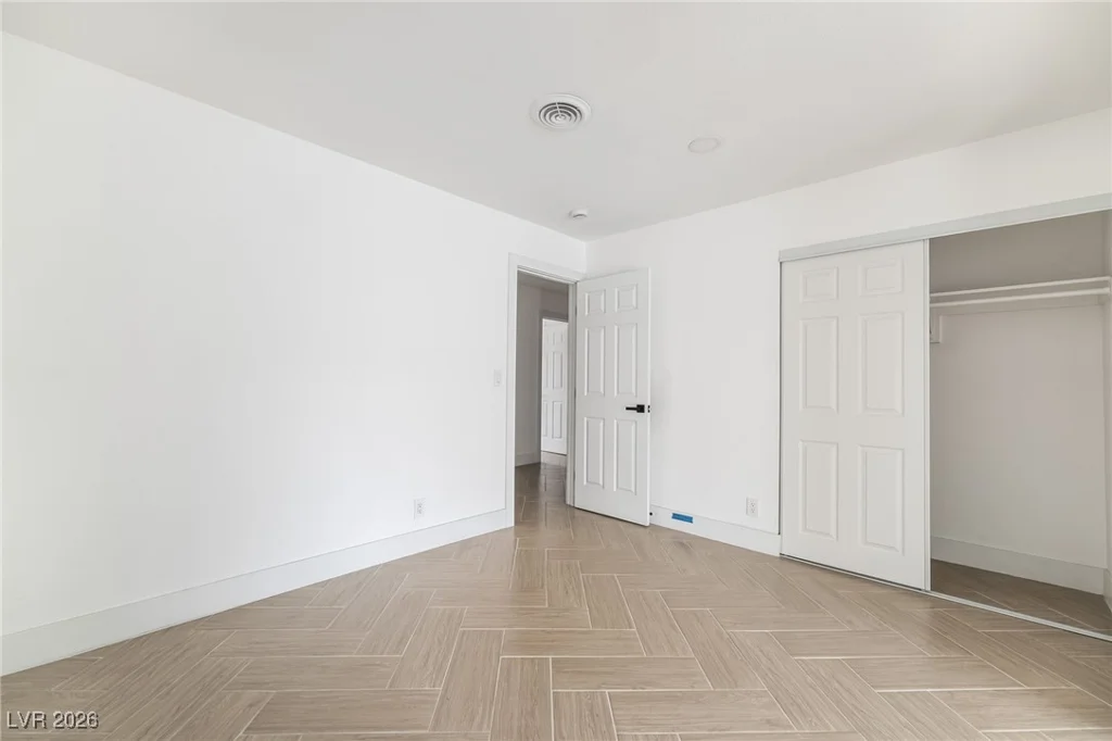 4501 Woodcrest, Las Vegas, NV 89121