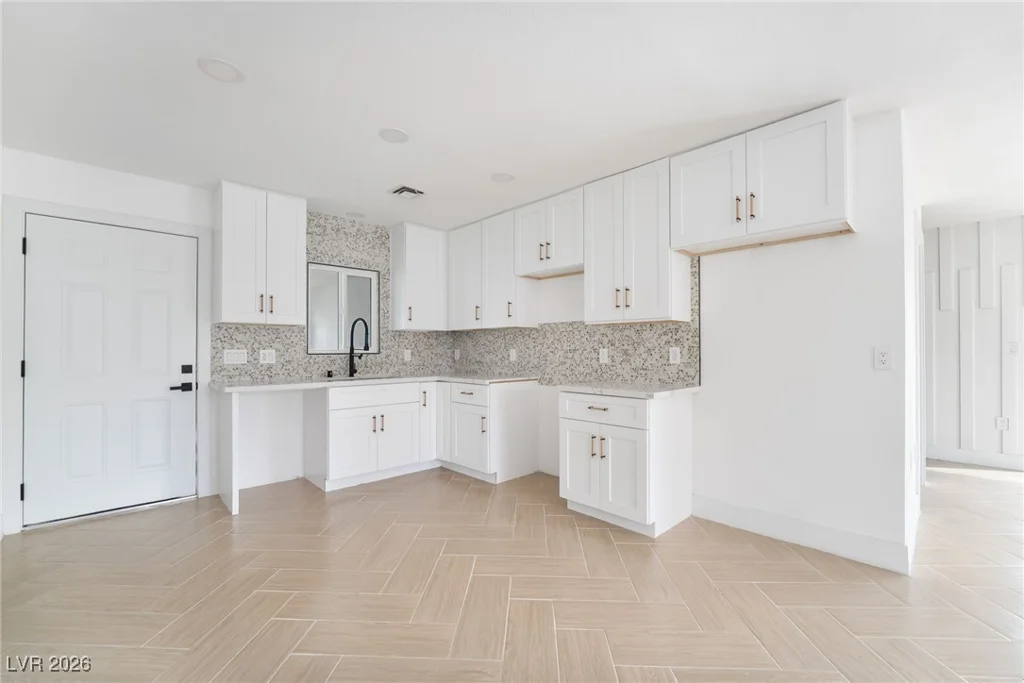 4501 Woodcrest, Las Vegas, NV 89121