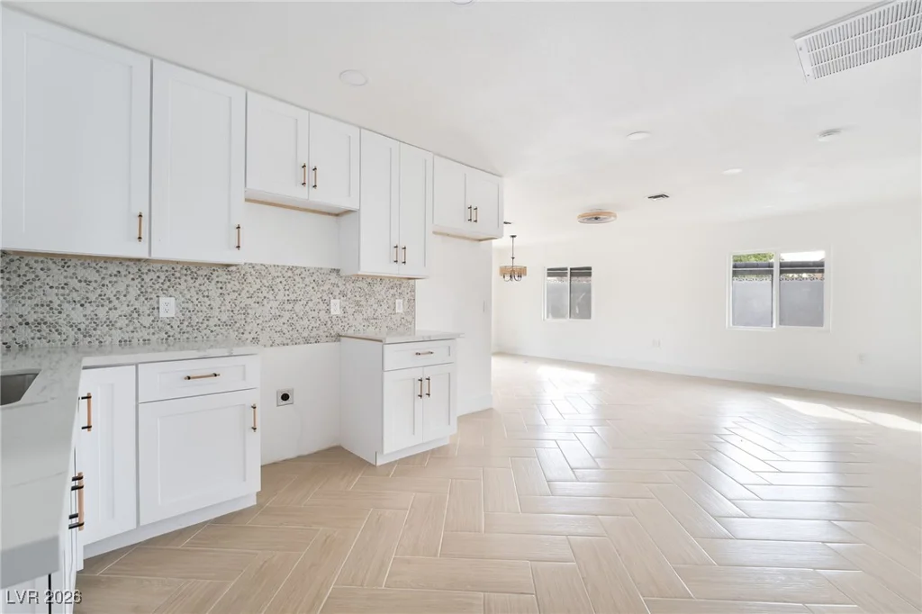 4501 Woodcrest, Las Vegas, NV 89121