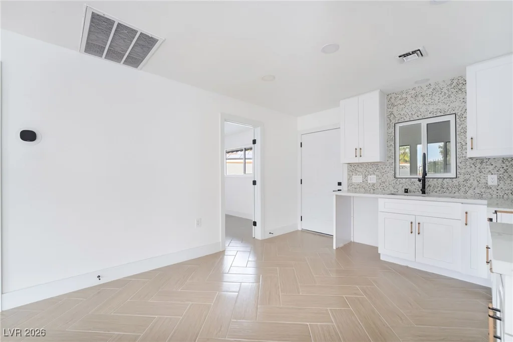 4501 Woodcrest, Las Vegas, NV 89121