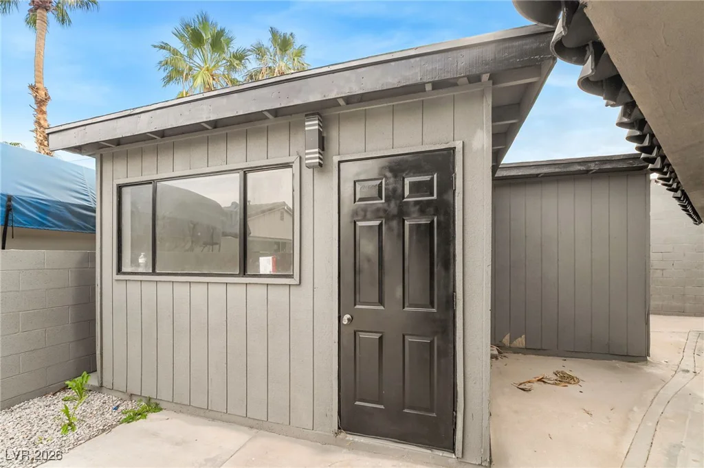 4501 Woodcrest, Las Vegas, NV 89121