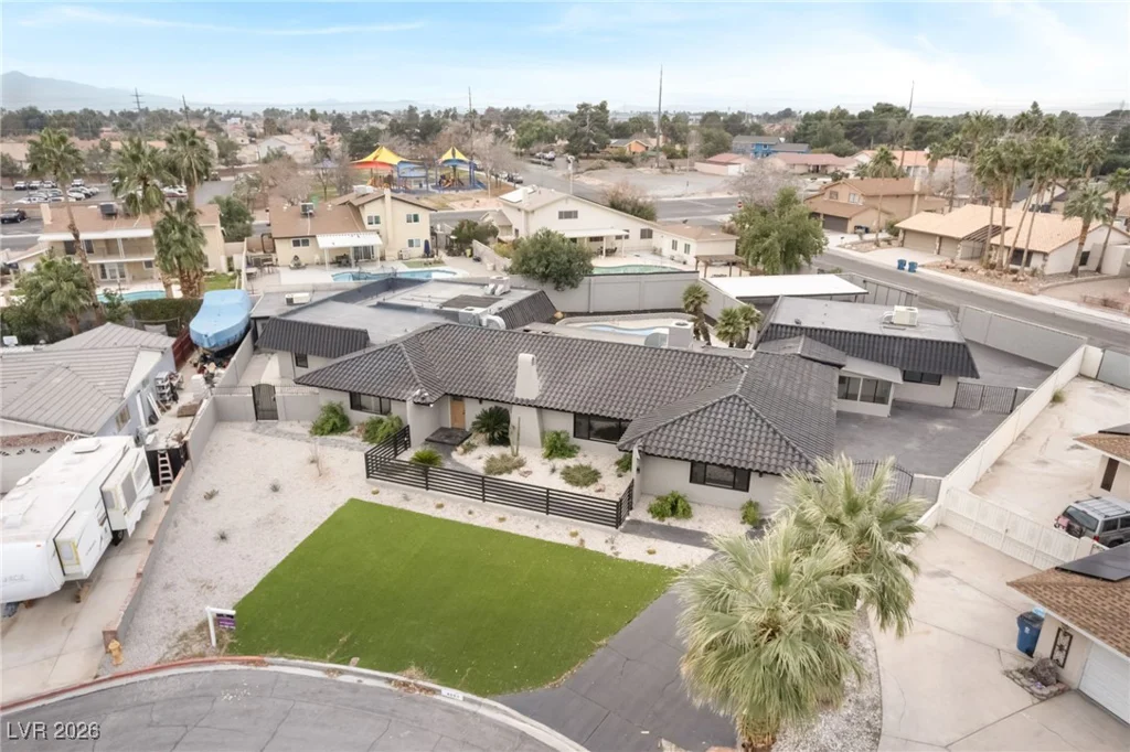 4501 Woodcrest, Las Vegas, NV 89121