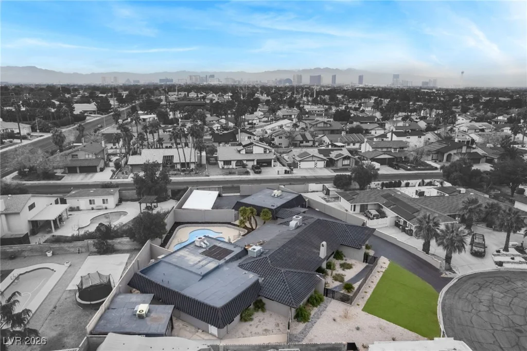 4501 Woodcrest, Las Vegas, NV 89121