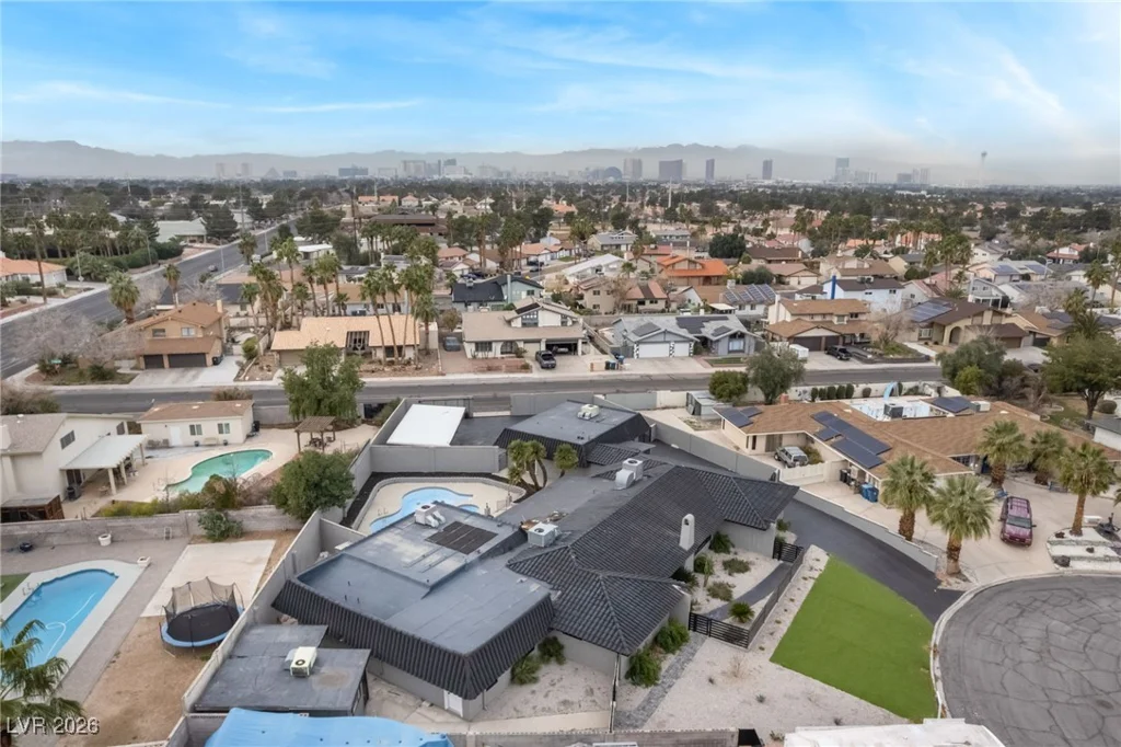 4501 Woodcrest, Las Vegas, NV 89121