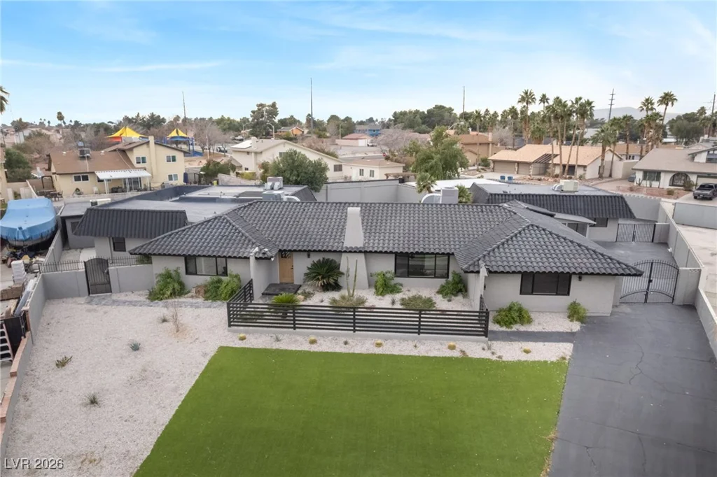4501 Woodcrest, Las Vegas, NV 89121