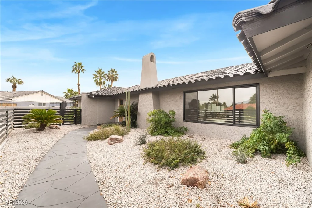 4501 Woodcrest, Las Vegas, NV 89121